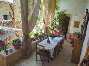 En have udenfor Le Petit Palais Hors Du Temps