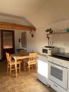 Kuchyň nebo kuchyňský kout v ubytování Apartmán Na Vršku