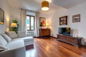 Μια τηλεόραση ή/και κέντρο ψυχαγωγίας στο Malavolta Apartment by Mamo Florence