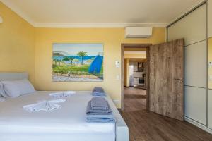 Ένα ή περισσότερα κρεβάτια σε δωμάτιο στο Naruto Villas +77 φωτογραφίες