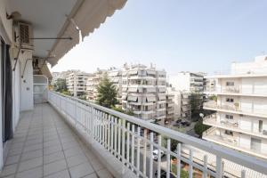 Balkon atau teras di A Luxury & Comfortable Apt in Athens