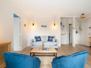 Χώρος καθιστικού στο Apartment L'Emerillon by Interhome +20 φωτογραφίες