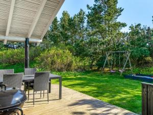 Zahrada ubytování Holiday Home Persa - from the sea by Interhome