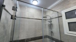 Koupelna v ubytování Madinaty apartment 1 شقة فندقية مفروشة سوبر لوكس في مدينتي