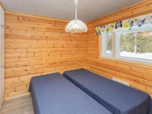 Postel nebo postele na pokoji v ubytování Holiday Home Kuukkelin kehto by Interhome