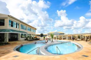 a large swimming pool in front of a building at diRoma L'acqua 1 2 3 4 5 - Temporada Cn Luciana in Caldas Novas