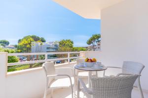 A balcony or terrace at Apartamentos Massanet