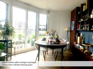 منطقة جلوس في Chambre privée dans un roof-top unique vue 360°