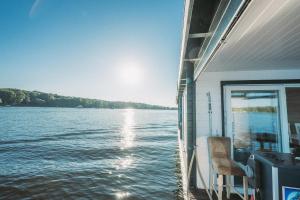 a view of the water from a boat at Hausboot Havelbiber in Kolonie Zern