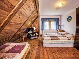 Postel nebo postele na pokoji v ubytování Holiday Home Na kopečku by Interhome