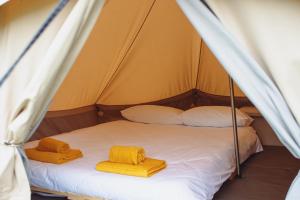 Postel nebo postele na pokoji v ubytování Bearsu Nature Almoxarife