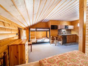 Kuchyň nebo kuchyňský kout v ubytování Holiday Home Chalupa U Bobra-1 by Interhome