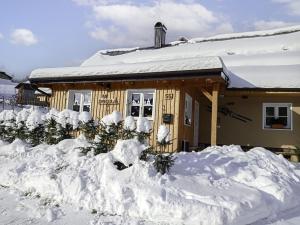 Holiday Home Chalupa U Bobra-1 by Interhome v zimě