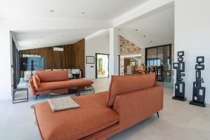 Χώρος καθιστικού στο Villa Los Arcos - Panoramic Breathtaking Views