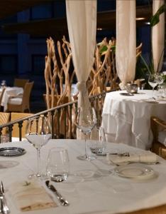 Restaurace v ubytování Hôtel Le Roi Théodore & Spa