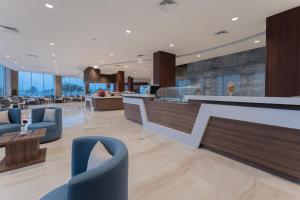 Un restaurant sau alt loc unde se poate mânca la Corp Yanbu Hotel فندق كورب ينبع