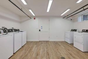 Imagen de la galería de Columbus Gem with Pool Table! Pets Welcome!, en Columbus