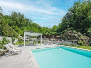 Bazén v ubytovaní Holiday Home La Fonte by Interhome alebo v jeho blízkosti