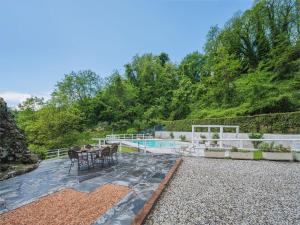 Bazén v ubytovaní Holiday Home La Fonte by Interhome alebo v jeho blízkosti