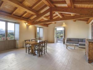 Χώρος καθιστικού στο Apartment Capanna - CNG175 by Interhome