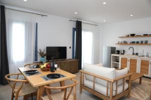 Gallery image of White Dream Suites Antiparos in Antiparos