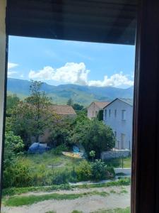 Nespecifikovaný výhled na hory nebo výhled na hory při pohledu z apartmánu