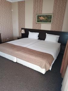 Afbeelding uit fotogalerij van Хотел-ресторант Алмонд in Karlovo