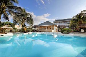 Bazén v ubytování The Signature Level at Grand Palladium Lady Hamilton Resort & Spa- All Inclusive nebo v jeho okolí