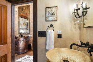 Fotografie z fotogalerie ubytování 1 Bedroom Suite on Main Street v destinaci Fredericksburg