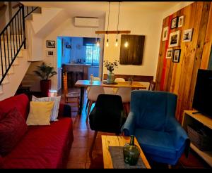Posezení v ubytování La Casa Junto al Sendero del Río & Piscina # aire acondicionado