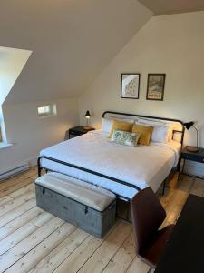 Postel nebo postele na pokoji v ubytování Maison du Havre Grand Duplex + 37 fotografií
