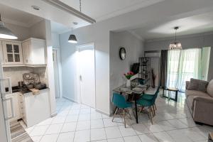 Η κουζίνα ή μικρή κουζίνα στο Flower +11 φωτογραφίες