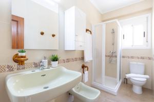 Phòng tắm tại Rise & Shine by Fidalsa +18 ảnh