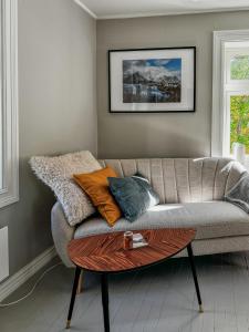 Гостиная зона в Husly Reine - your home with Reinebringen view