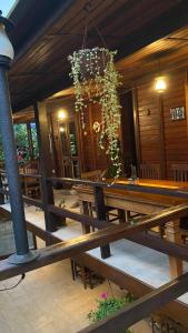 Restaurace v ubytování Pousada Refugio do Pirata