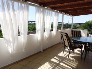 Balkon ili terasa u objektu INFO στούντιο