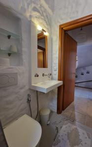 A bathroom at Villa Musa with private pool