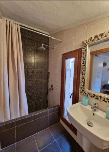 A bathroom at Villa Musa with private pool