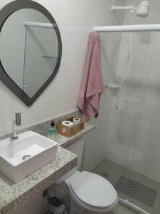 Koupelna v ubytování Apartamento 1 quarto próximo ao Aeroporto, e Orla de Camburi