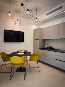 Köök või kööginurk majutusasutuses Aura Apartments