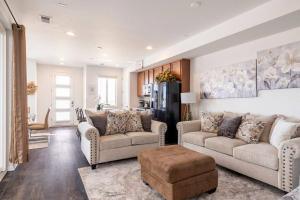 Χώρος καθιστικού στο Home away from Home near Denver International Airport