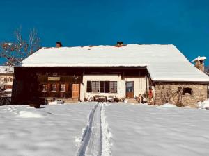 Ferme Pasquier - Farmhouse with panoramic view - 1000 m2 garden v zimě