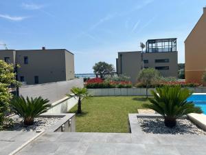 Basen w obiekcie Villa Korina , Pomer lub w pobliżu
