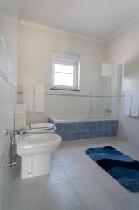 Et badeværelse på Casa Penedo do Forno + 34 billeder