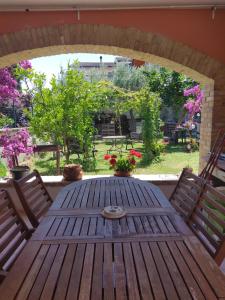 A garden outside Casa Vacanza Villa Filomena