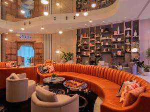 Coin salon dans l'établissement Hyde Hotel Dubai