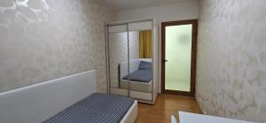 Φωτογραφία από το άλμπουμ του West Residence στο Πλοέστι