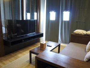 TV a/nebo společenská místnost v ubytování Atta Room Only