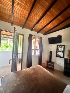 Casa Hotel Camino Real客房内的一张或多张床位