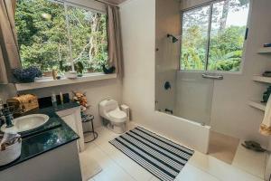 Ένα μπάνιο στο Cuki House +108 φωτογραφίες